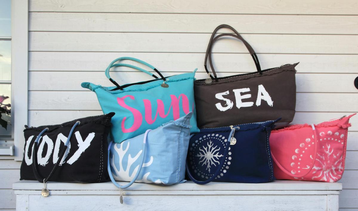 Le sac de plage, l’accessoire indispensable de l’été 2025
