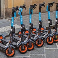 En ville, la trottinette électrique révolutionne nos déplacements
